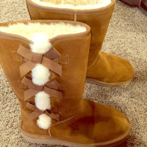 Size 8 Boots UGGS